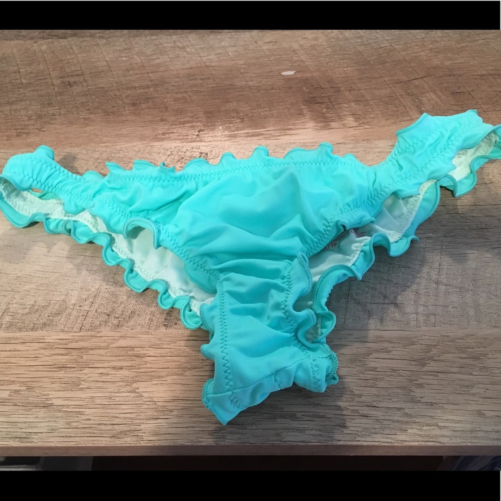 NWOT ruffle itsy bikini bottom